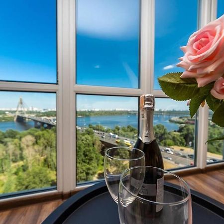 Apartments With Crazy Panoramic View Of The Dniepr Kiev Esterno foto