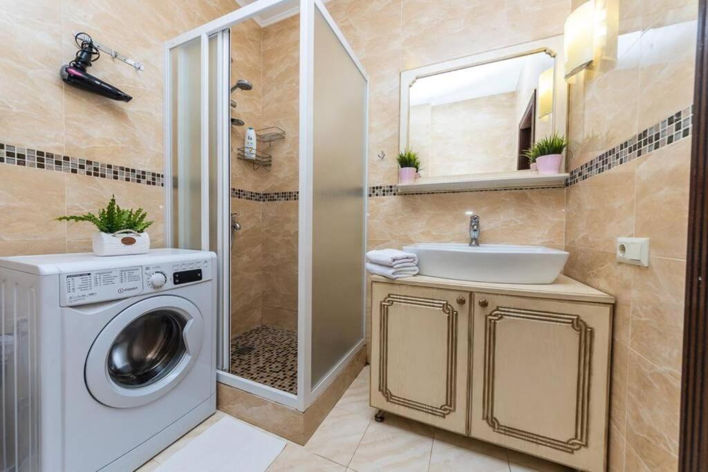 Apartments With Crazy Panoramic View Of The Dniepr Kiev Esterno foto