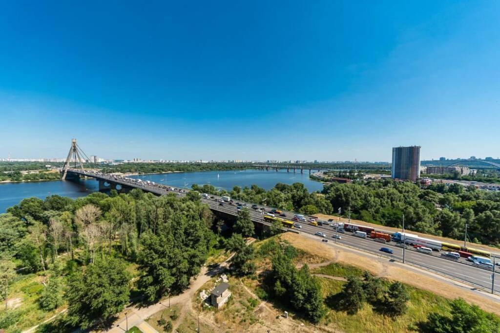 Apartments With Crazy Panoramic View Of The Dniepr Kiev Esterno foto