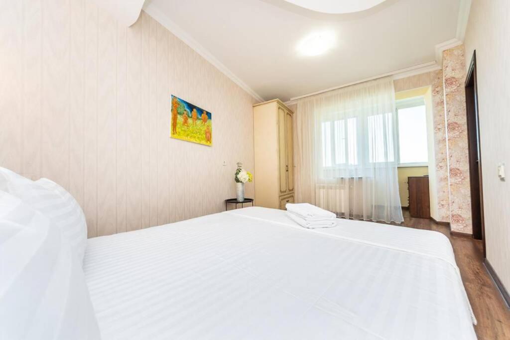Apartments With Crazy Panoramic View Of The Dniepr Kiev Esterno foto